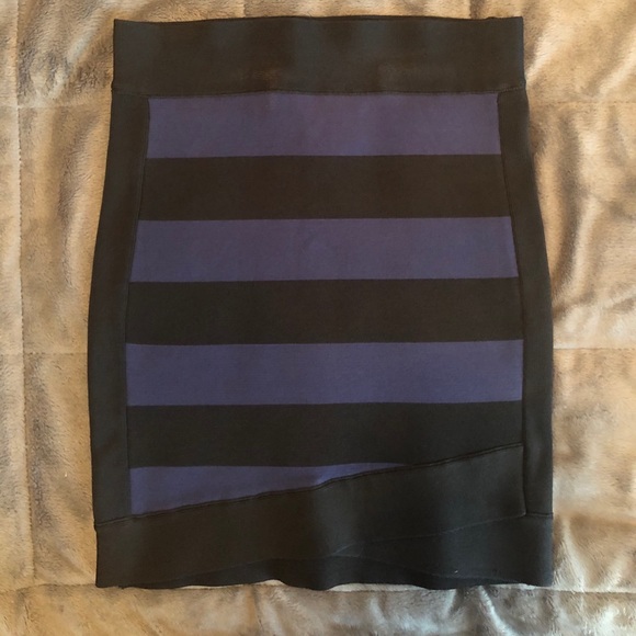 BCBG BANDAGE SKIRT - Picture 2 of 4